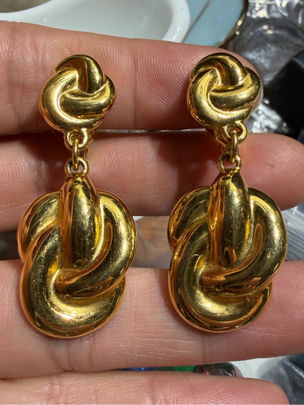 Vintage matte gold modernist dangle designer runway clip on earrings